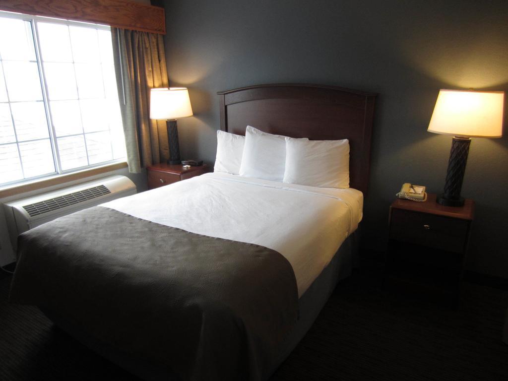 Americinn By Wyndham Hutchinson Quarto foto