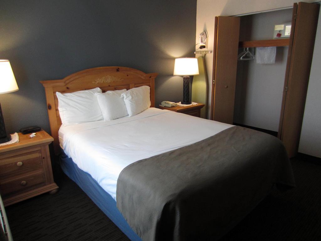 Americinn By Wyndham Hutchinson Quarto foto